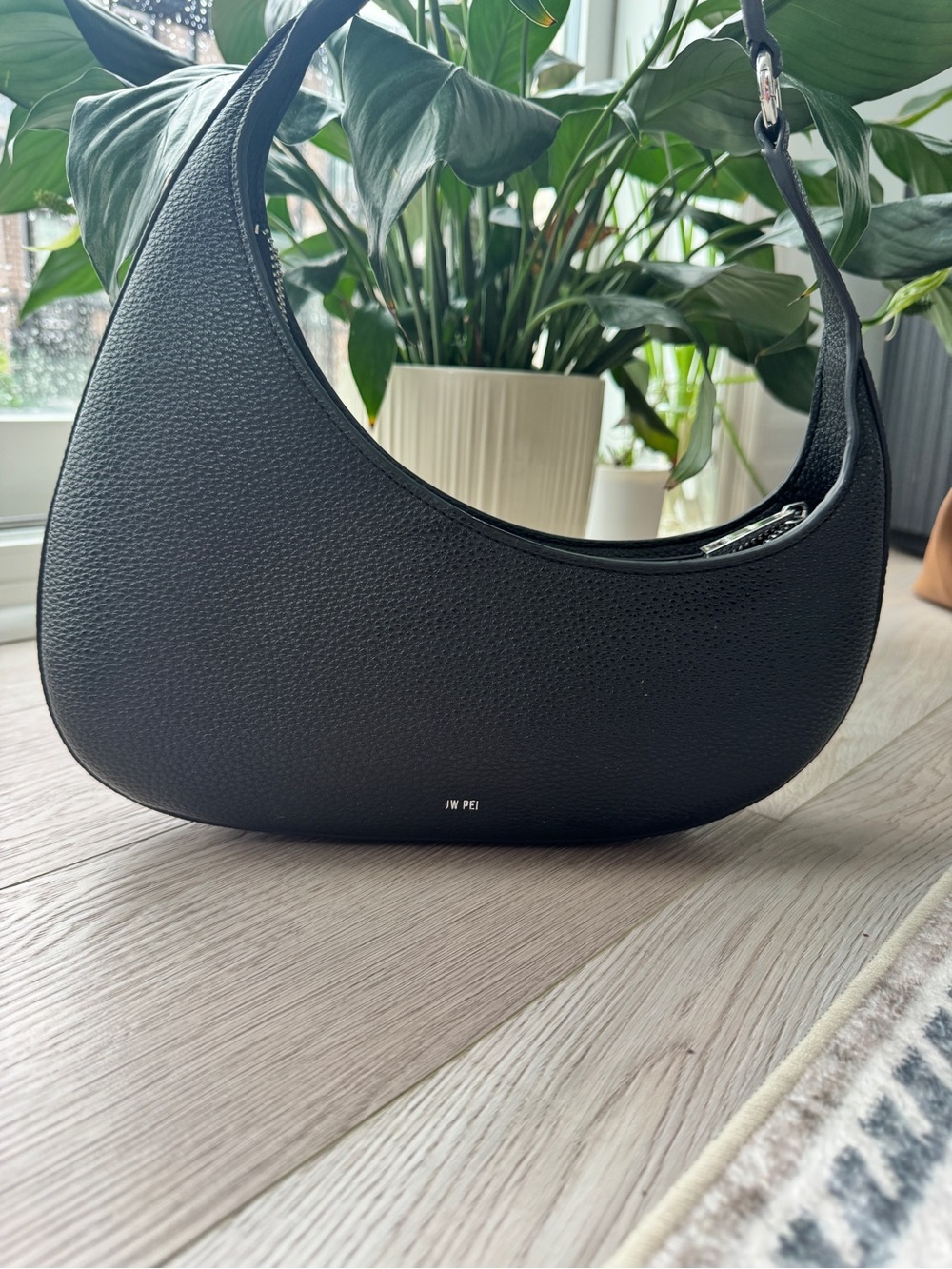 JW PEI Joy Shoulder Bag Black Vegan Leather Crescent Hobo Purse Mint Condition